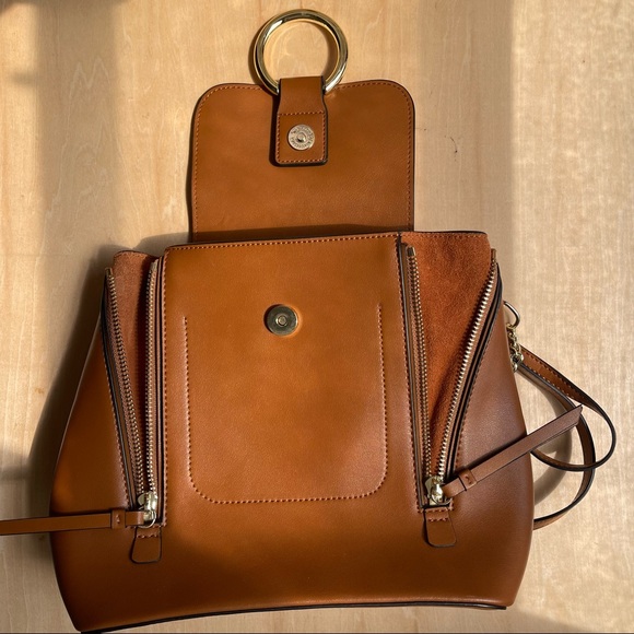 Gorgeous Vegan leather small convertible handbag. - Picture 4 of 6